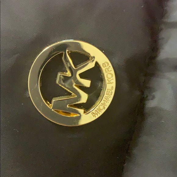 Micheal Kors luxurious down jacket. - Picture 3 of 6